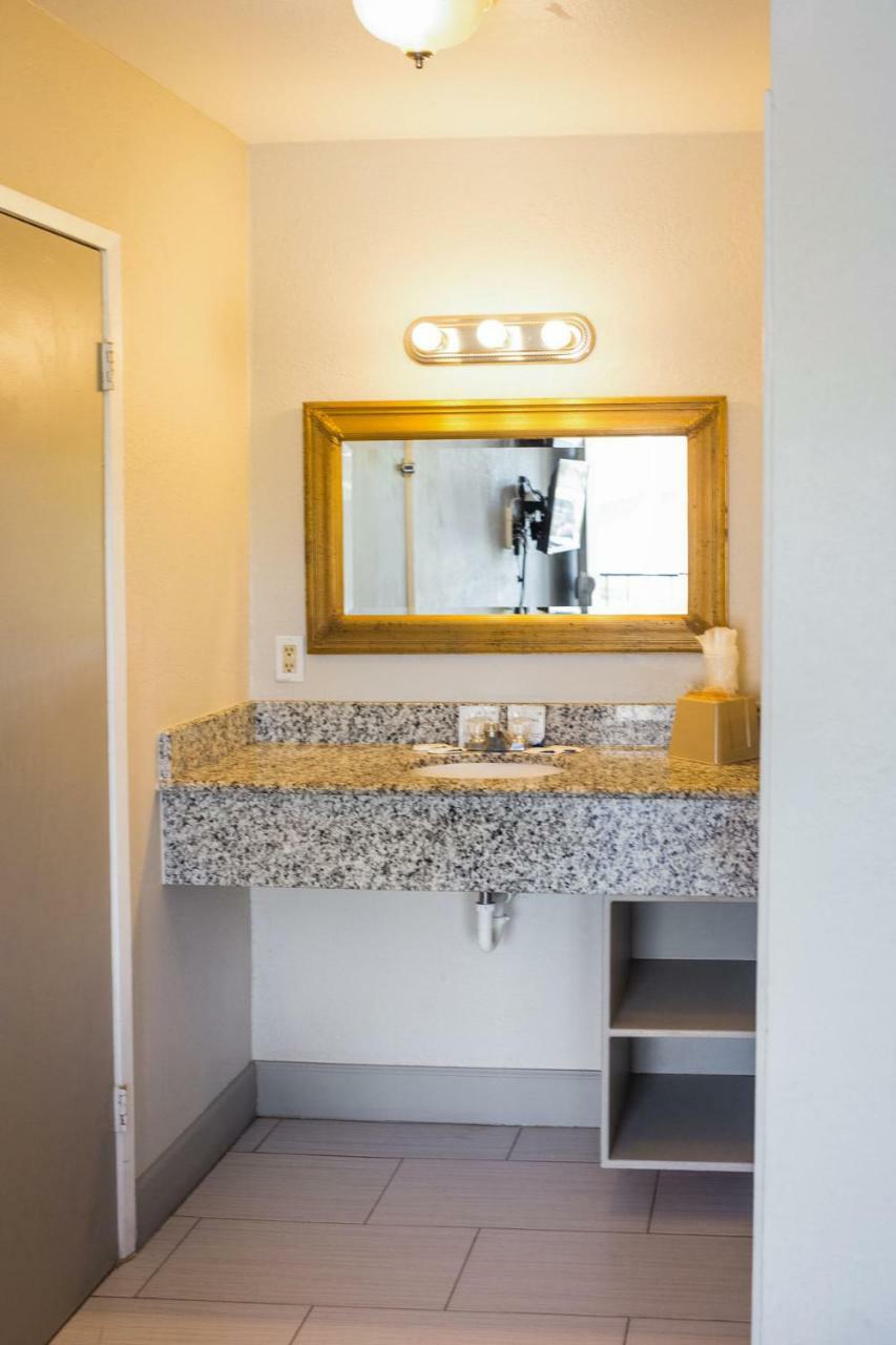 Merit Inn And Suites Beaumont Ngoại thất bức ảnh