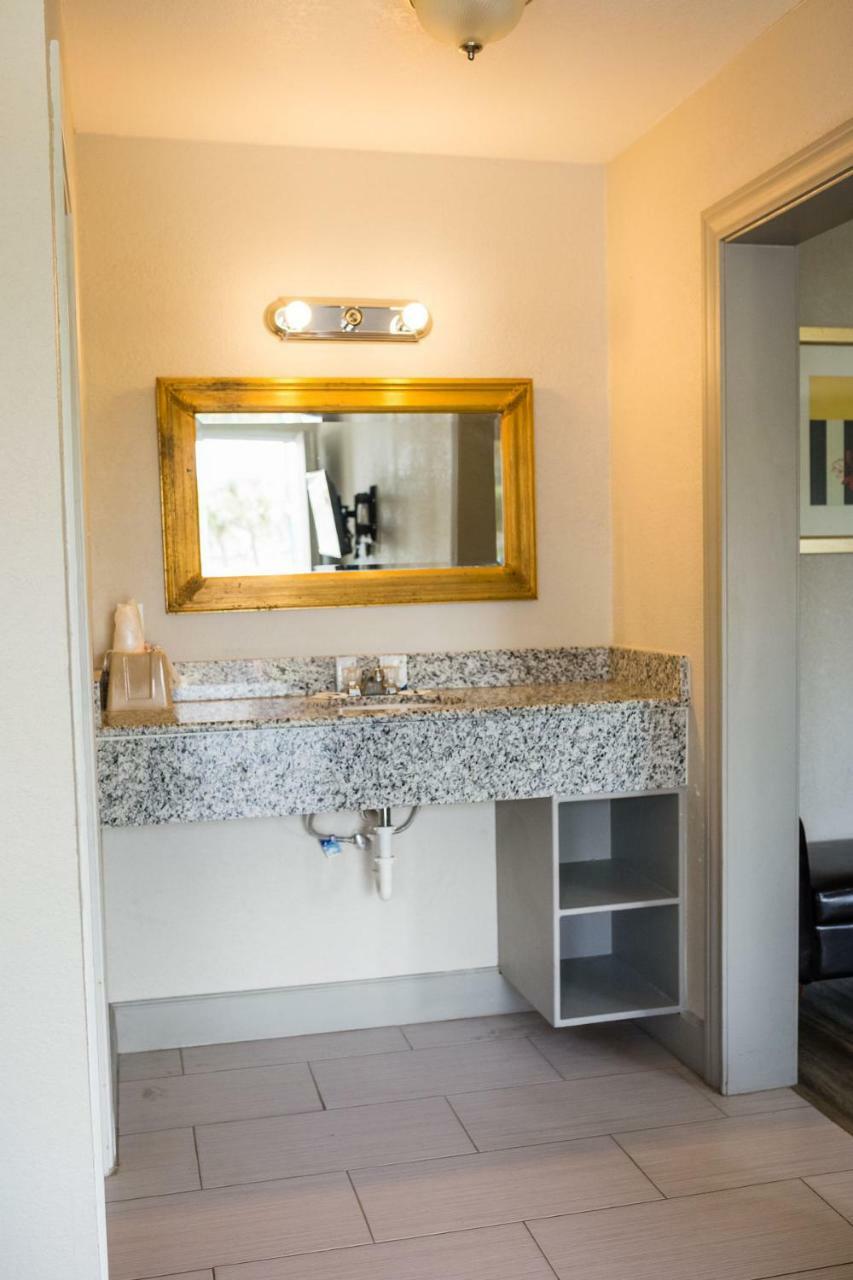 Merit Inn And Suites Beaumont Ngoại thất bức ảnh